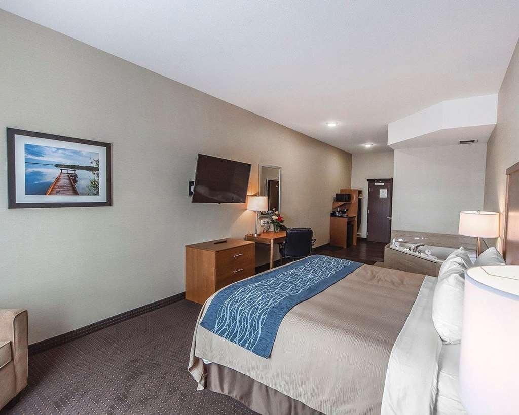 Comfort Inn & Suites Bonnyville Room photo